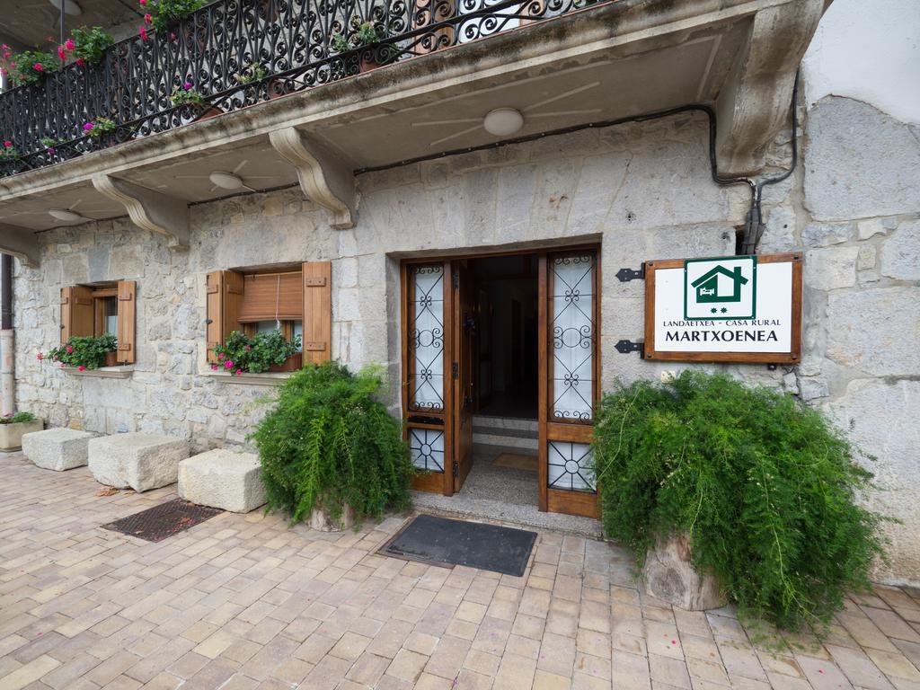 Casa Rural Martxoenea Landetxea Hotel Arruazu Kültér fotó
