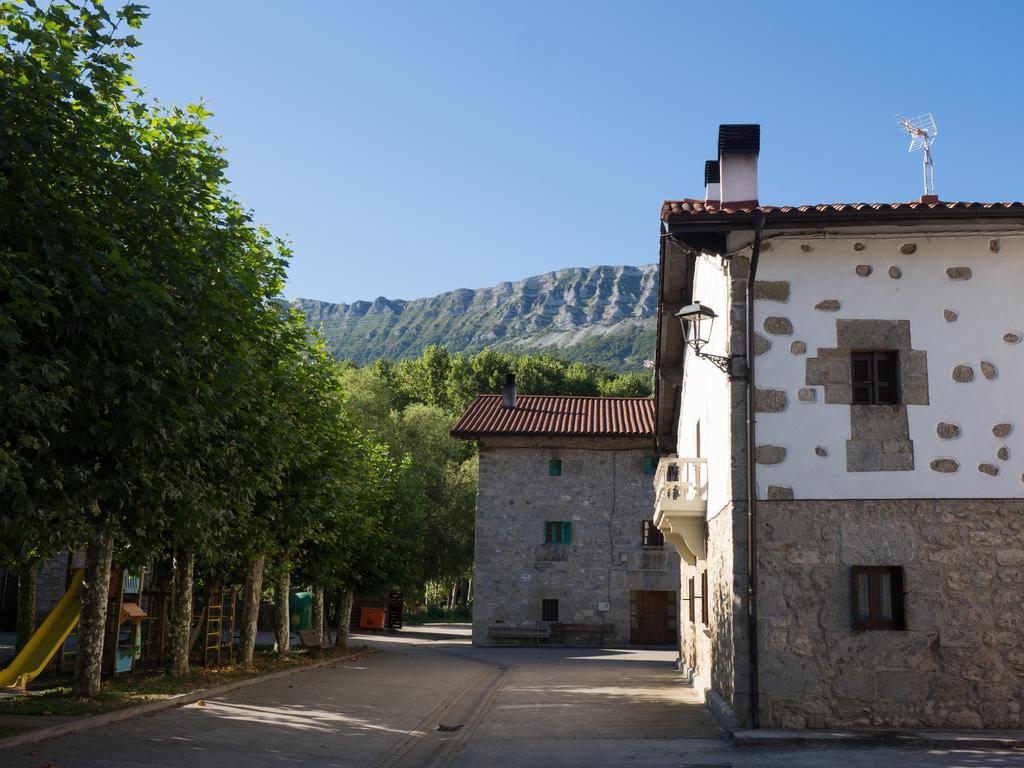 Casa Rural Martxoenea Landetxea Hotel Arruazu Kültér fotó